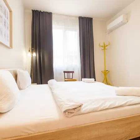Lejlighed Bright 1-bedroom In The Heart Of The