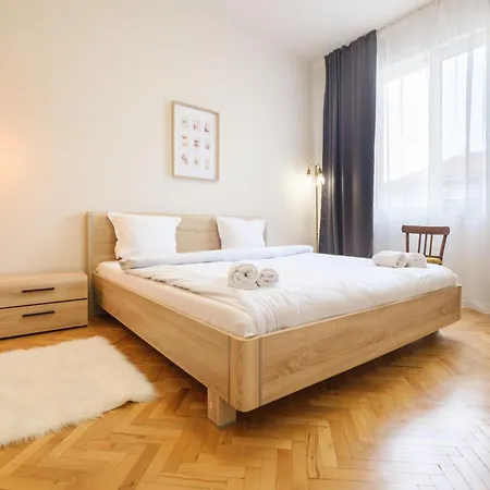 Bright 1-bedroom In The Heart Of The Lejlighed *