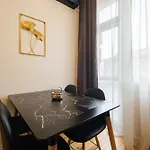 Bright 1-bedroom In The Heart Of The * Plowdiw