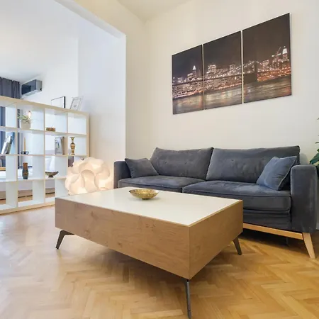 Bright 1-bedroom In The Heart Of The * 普罗夫迪夫