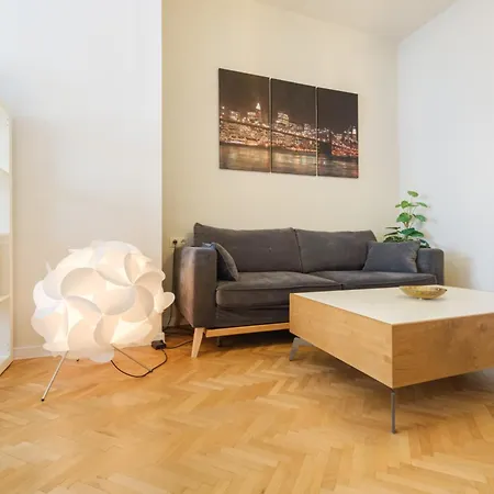 Bright 1-bedroom In The Heart Of The 公寓 普罗夫迪夫